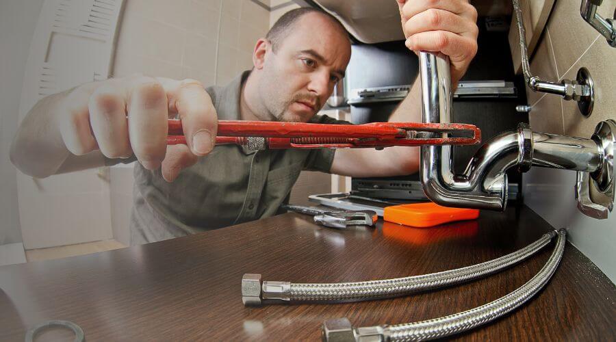 Expert burst pipe repair services in Mchenry, ND